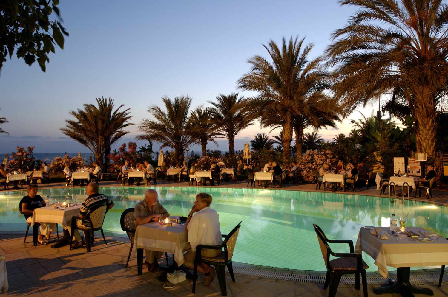 Constantinou Bros Athena Beach Hotel foto 20