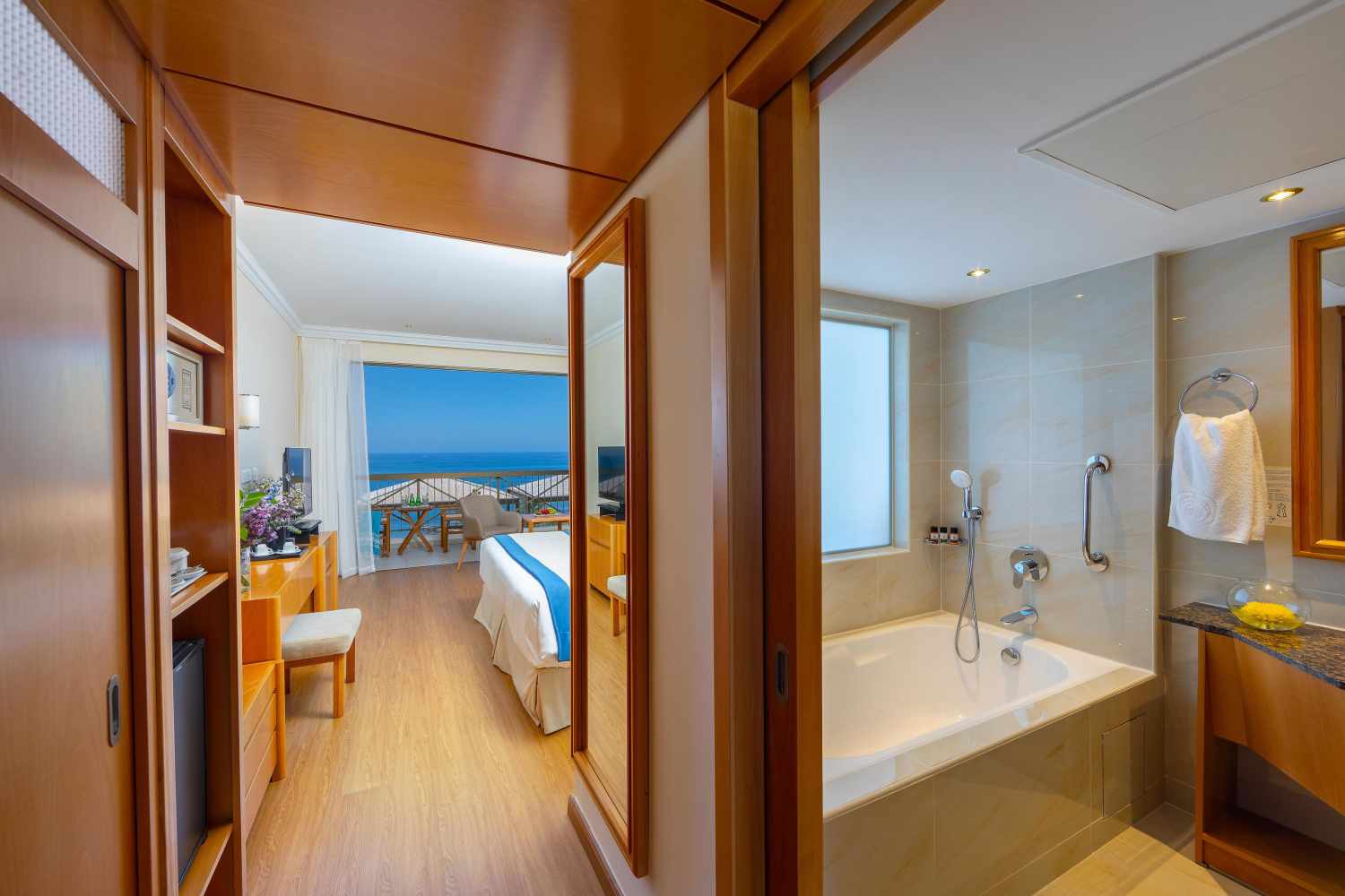 Constantinou Bros Athena Beach Hotel foto 317