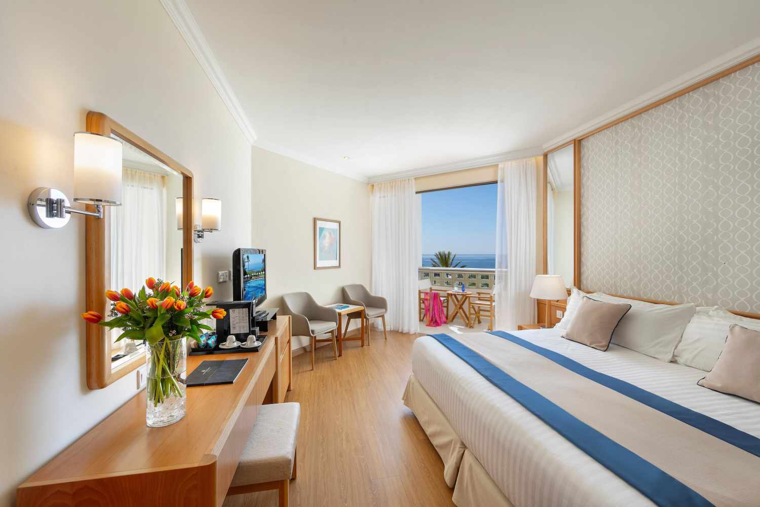 Constantinou Bros Athena Beach Hotel foto 322