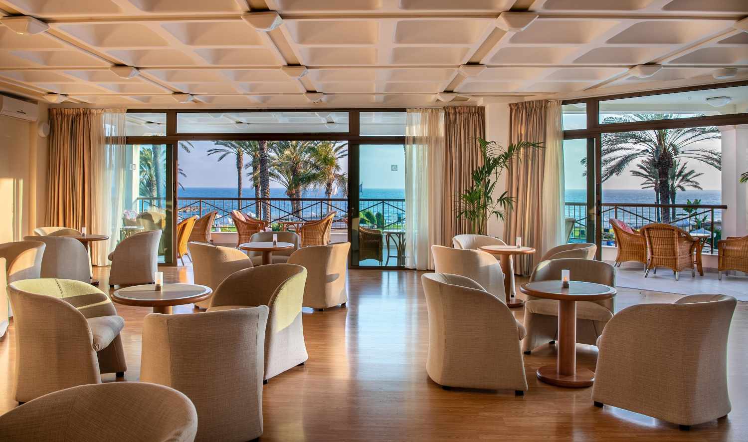 Constantinou Bros Athena Beach Hotel foto 109