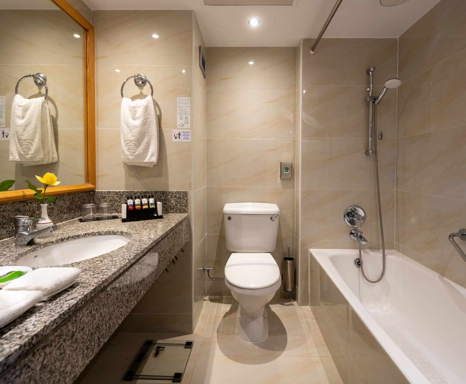 Constantinou Bros Athena Beach Hotel foto 153