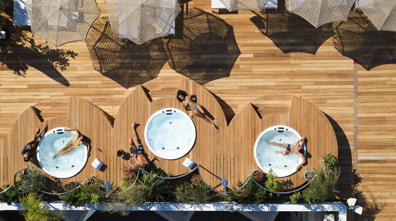 Brown Acropol image 3