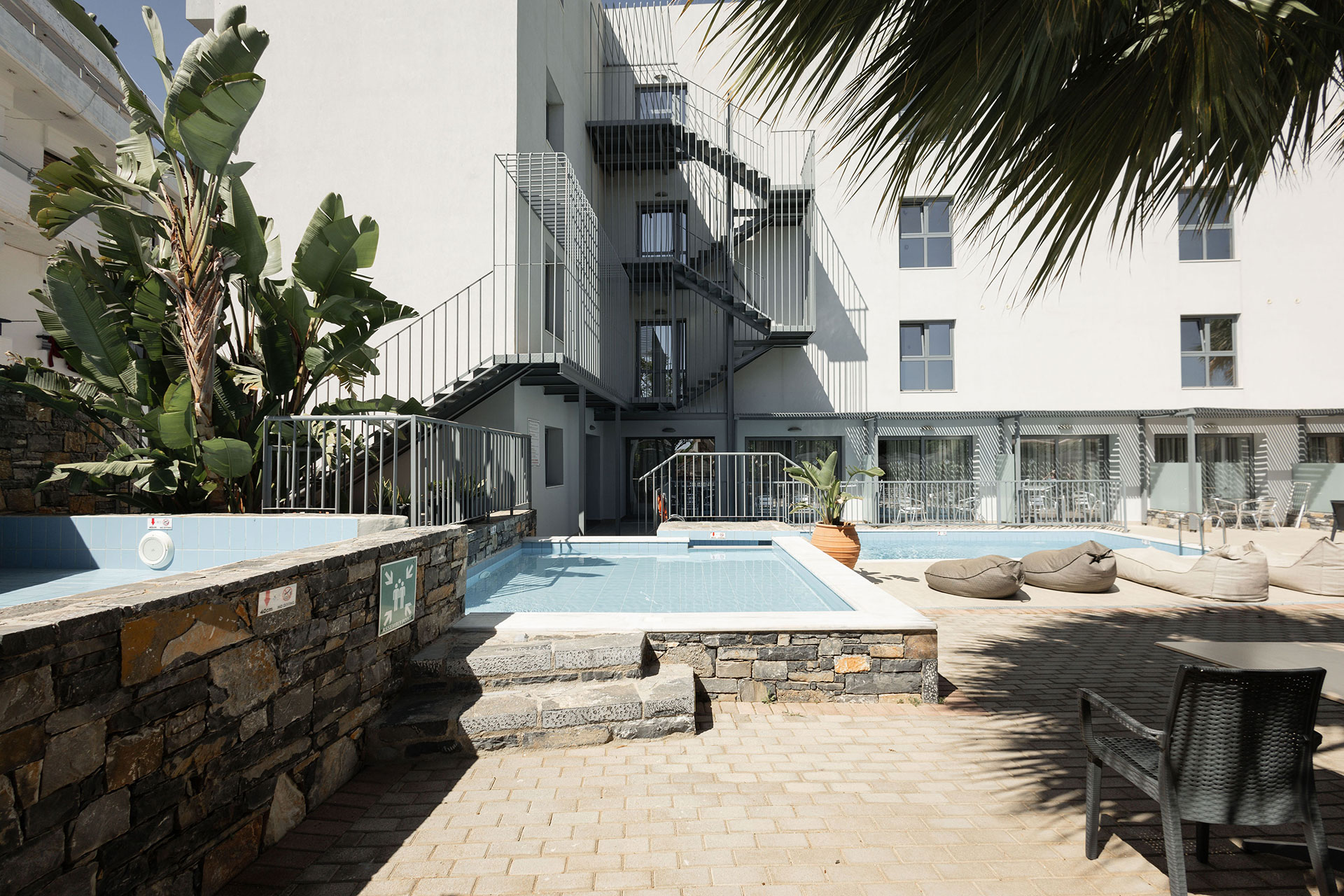 Pollis Hotel image 0