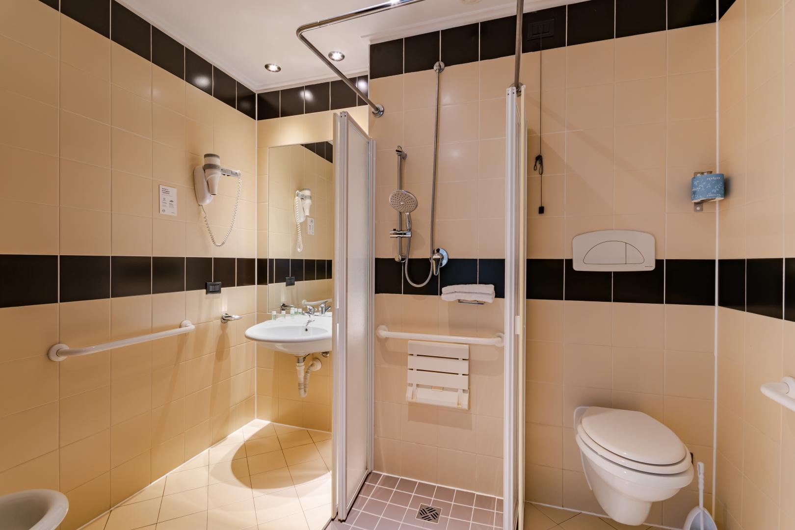 B&B HOTEL Ravenna image 1