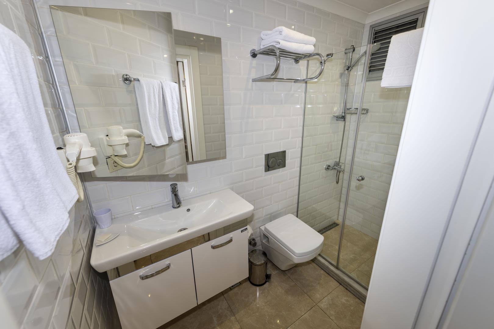 B'Guest House&Apartment image 1