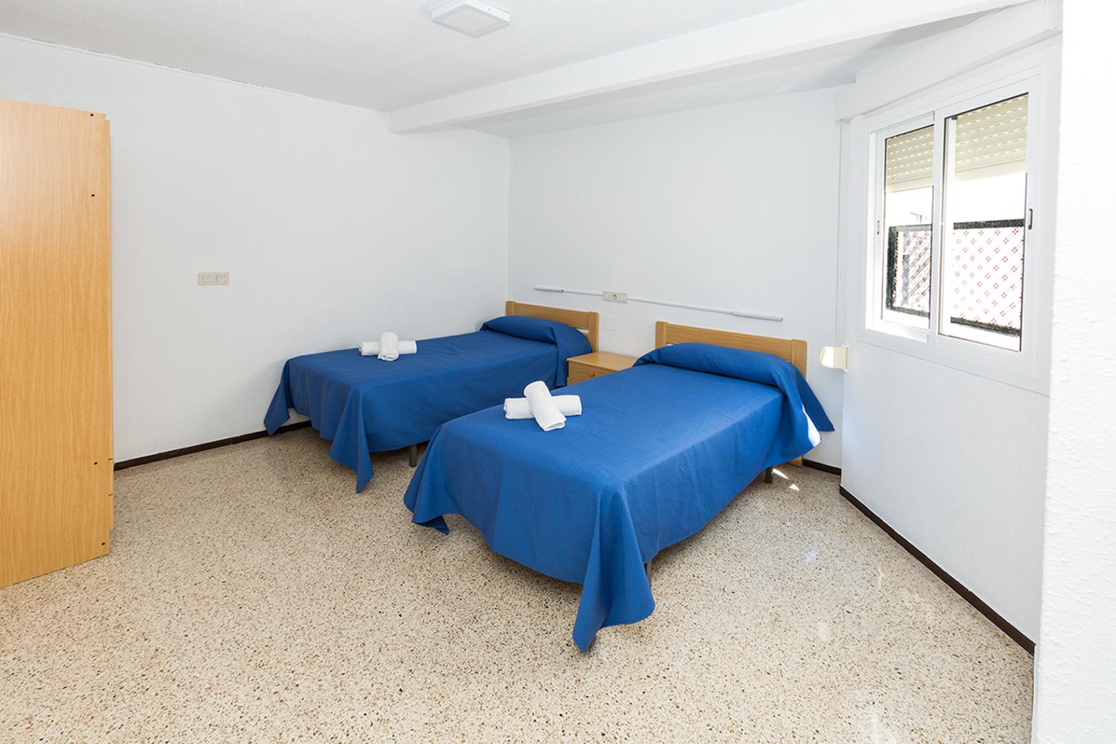 Kamer met twee aparte bedden — Hostal El Mercat