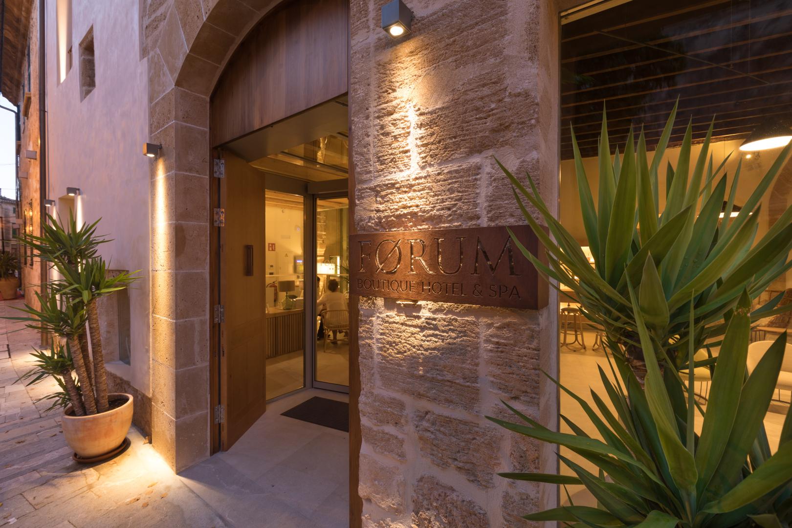 Hoofdingang van het hotel — Forum Boutique Hotel & Spa