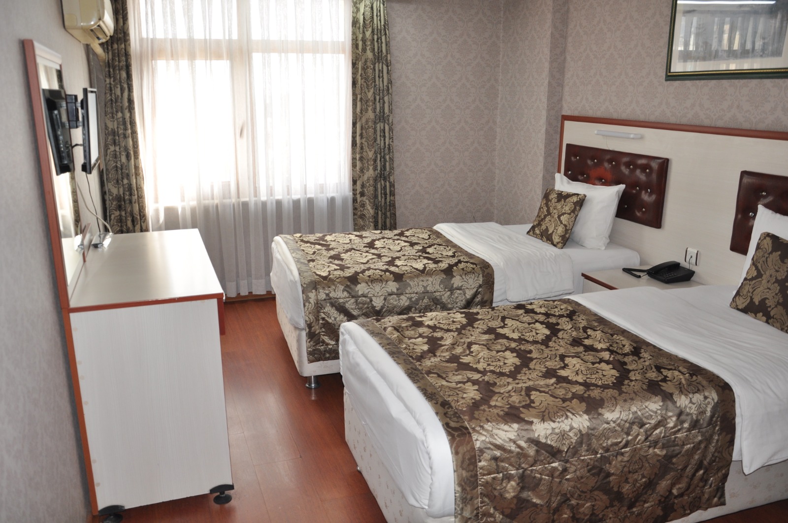 Tayhan Hotel image 1