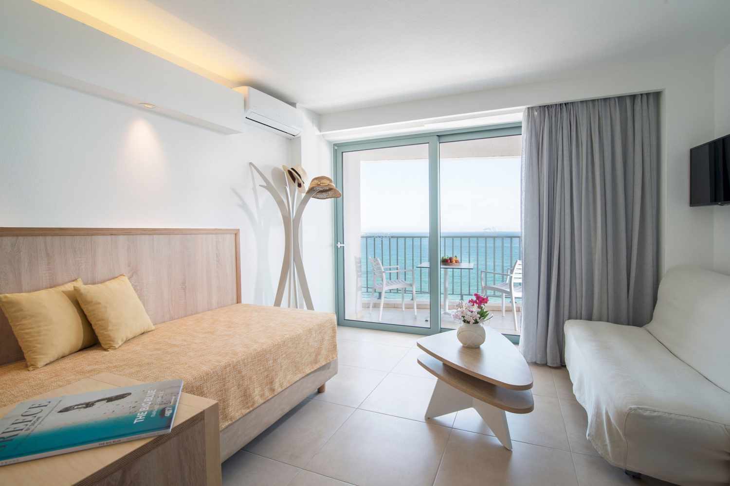 Alia Beach Hotel foto 14