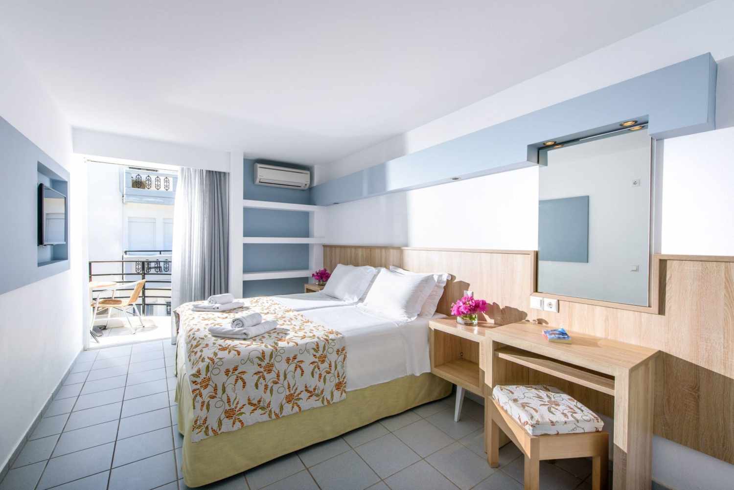 Alia Beach Hotel image 1