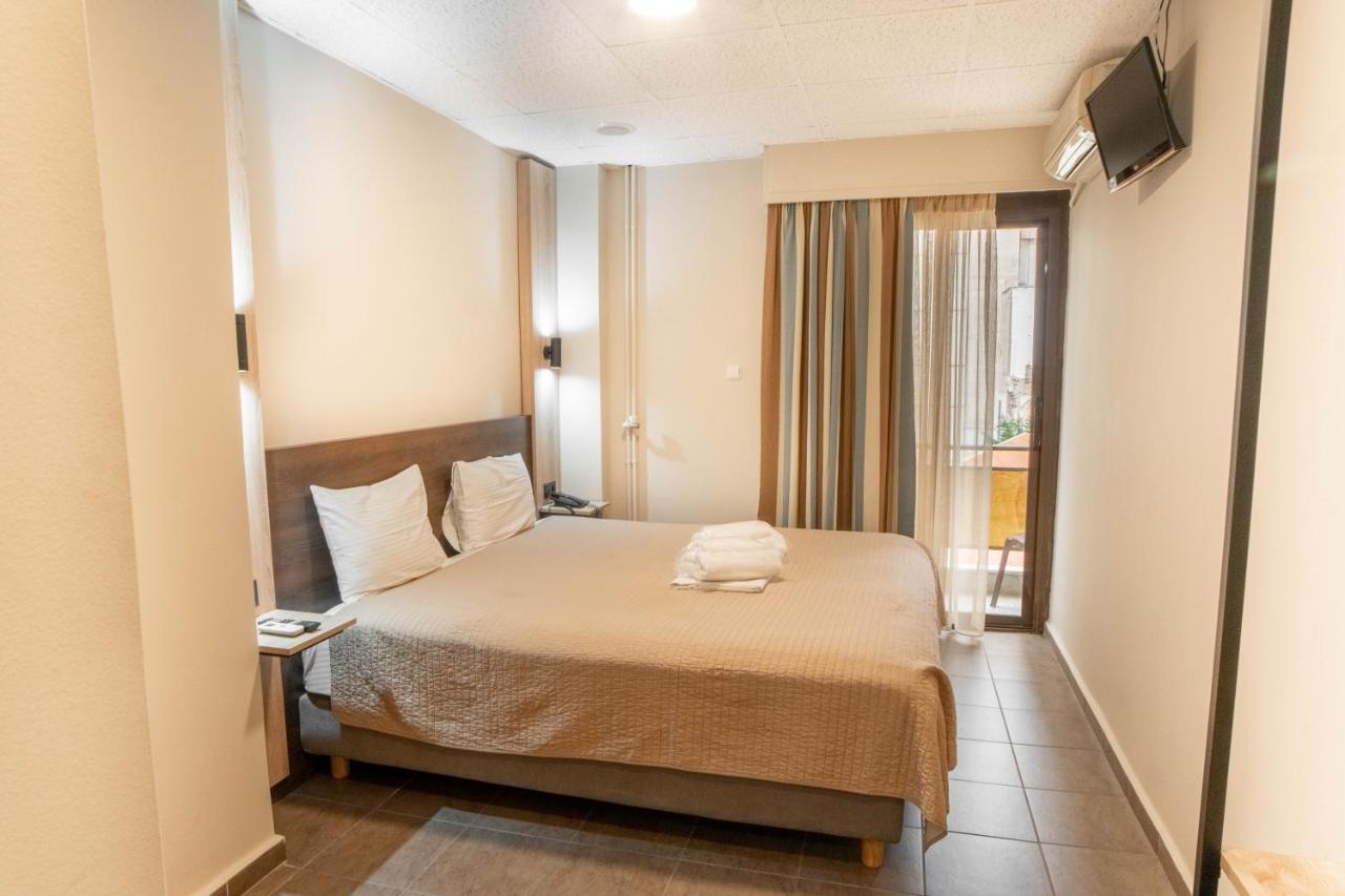 Anita Hotel in Piraeus - foto 4