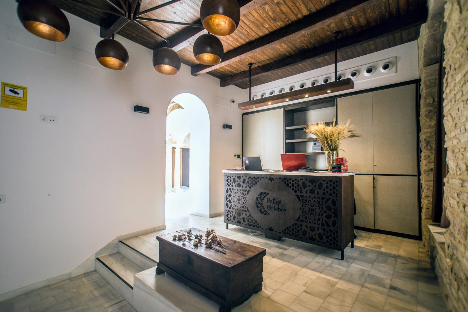 Patios Del Orfebre image 2