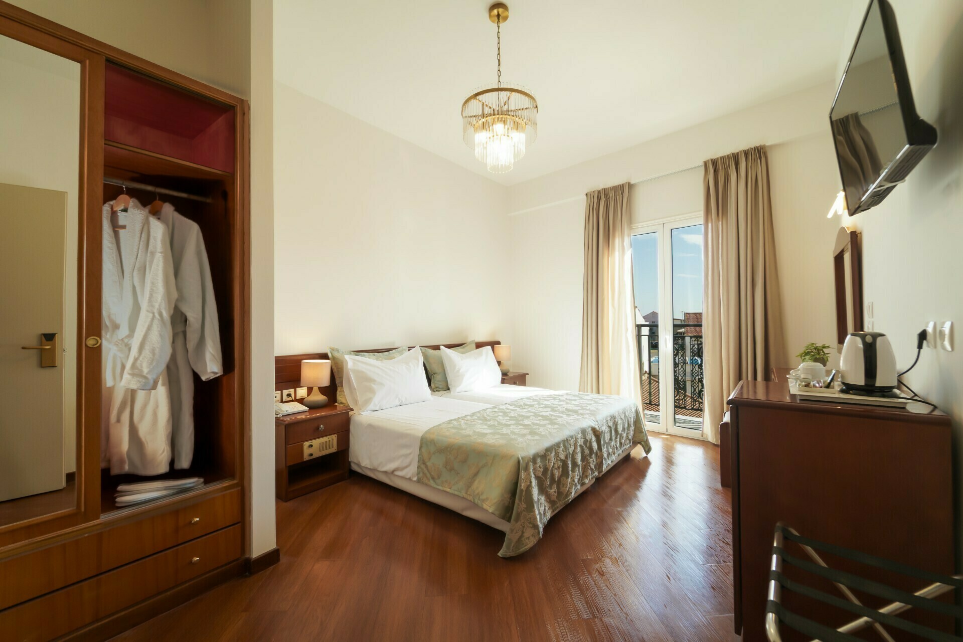 Diana Hotel image 1