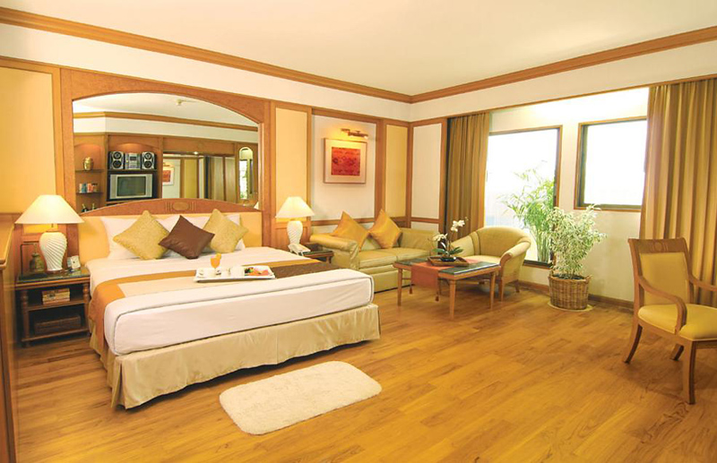 Centre Point Plus Hotel Pratunam image 1