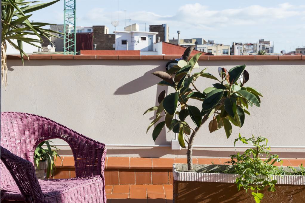 AinB Barcelona Sants Apartments image 1