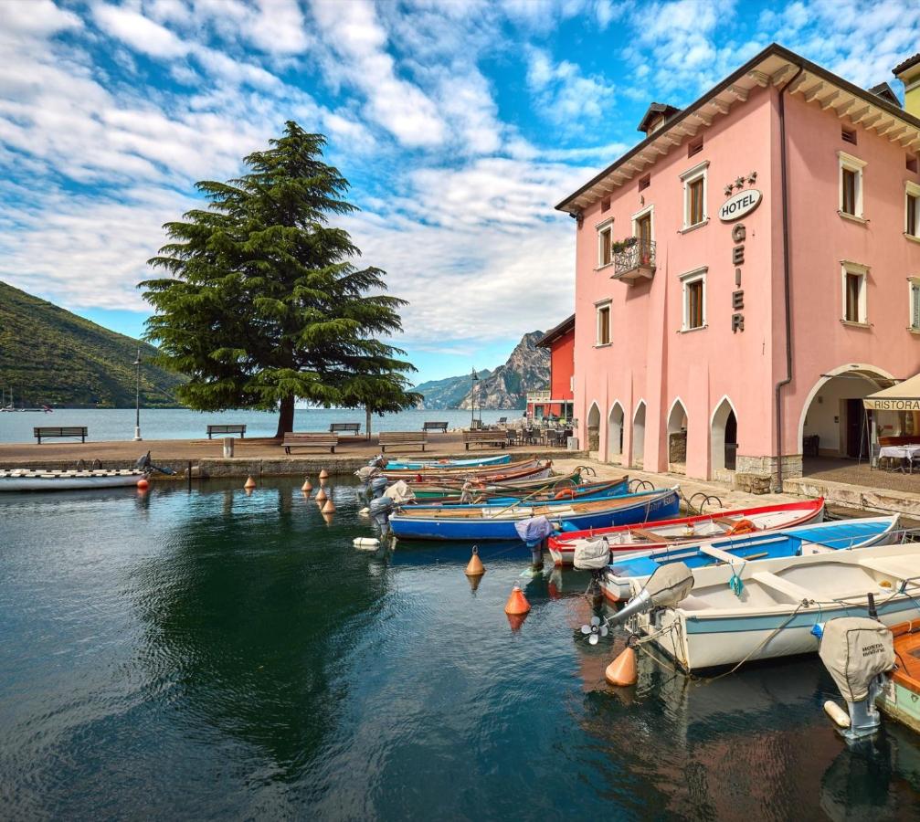 Geier Hotel.