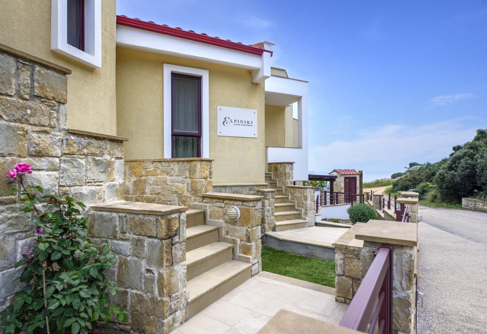Elpiniki Luxury Apartments foto 32
