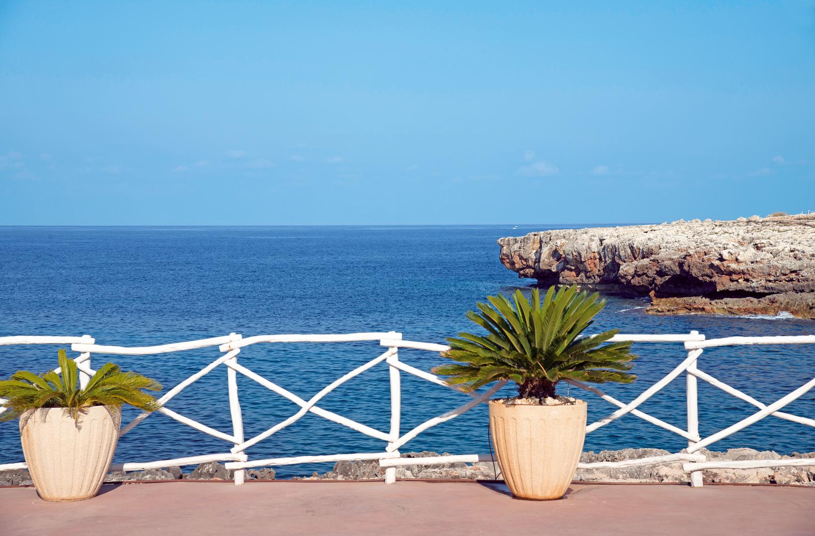 Apartamentos Cala Blanca image 2