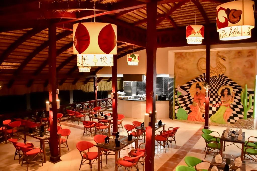 Ivy Cyrene Island Aqua Park Resort image 3