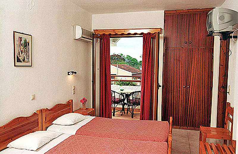 Louvre Hotel image 2