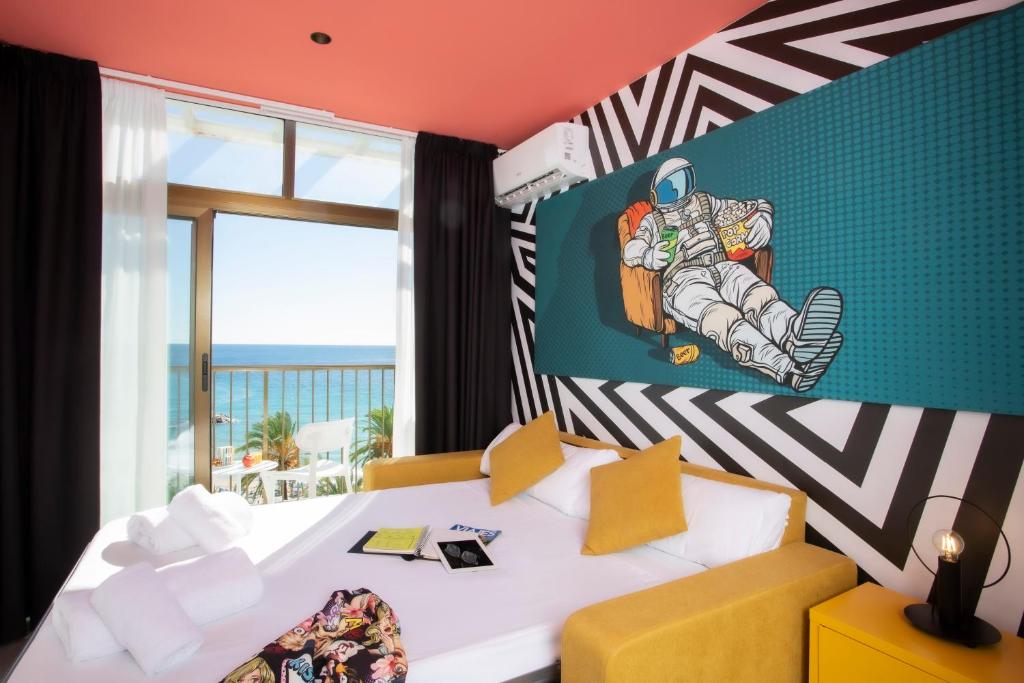 Casual Pop Art Benidorm foto 8