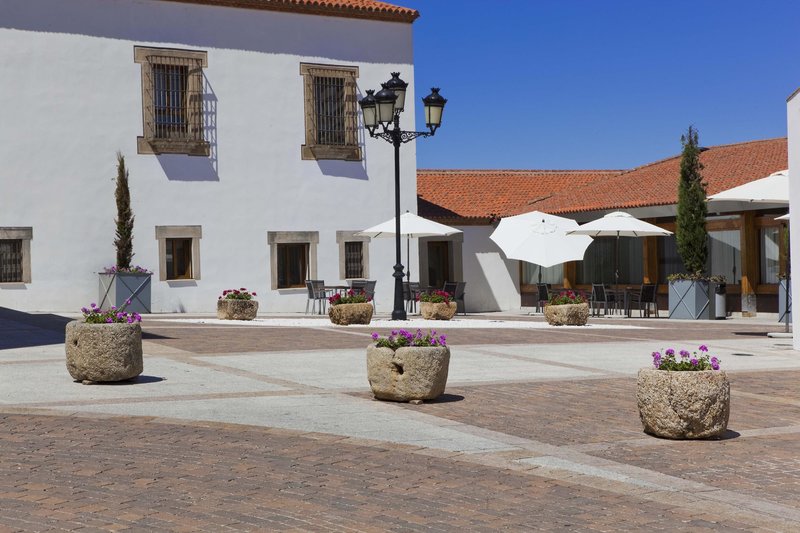 Hospes Palacio de Arenales & Spa image 2