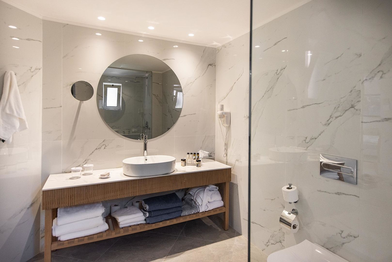 Pilot Beach Resort image 2