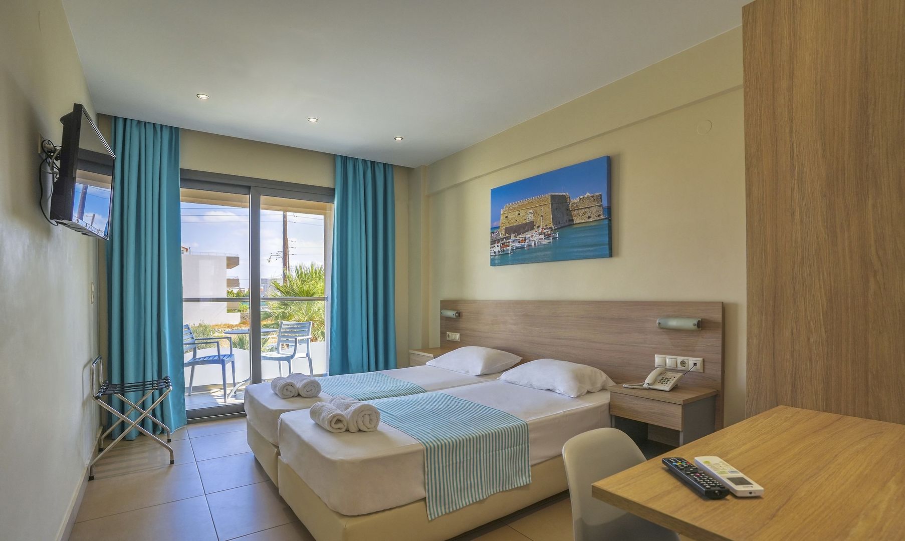 Kalia Beach Hotel image 2