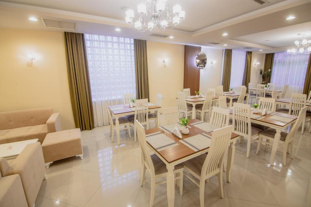 Christi's Hotel Borova image 2