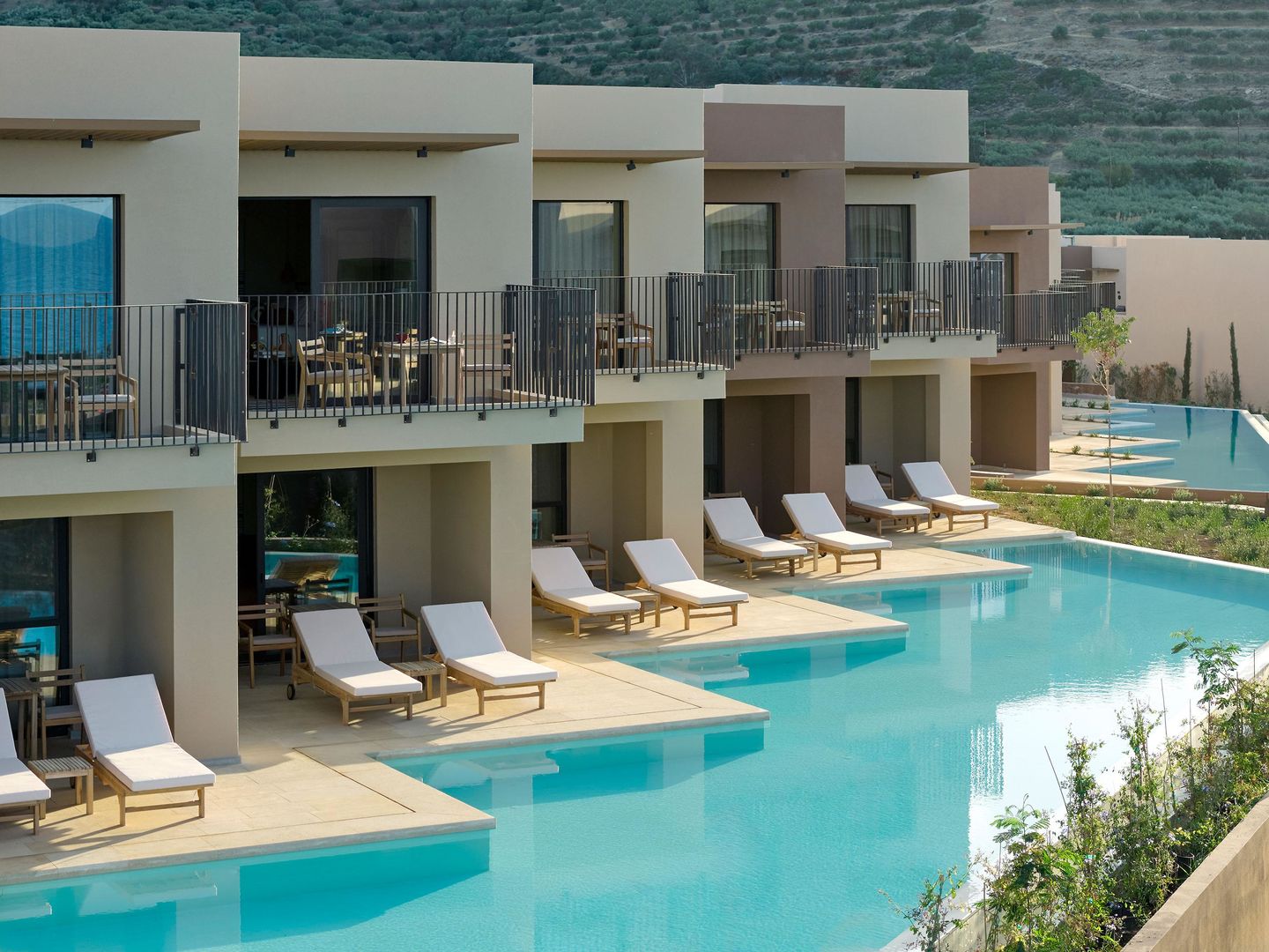 ananea Rocrita image 0