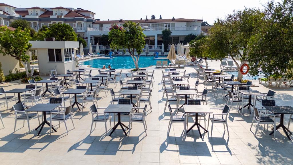 Viking Garden Hotel & Spa image 3