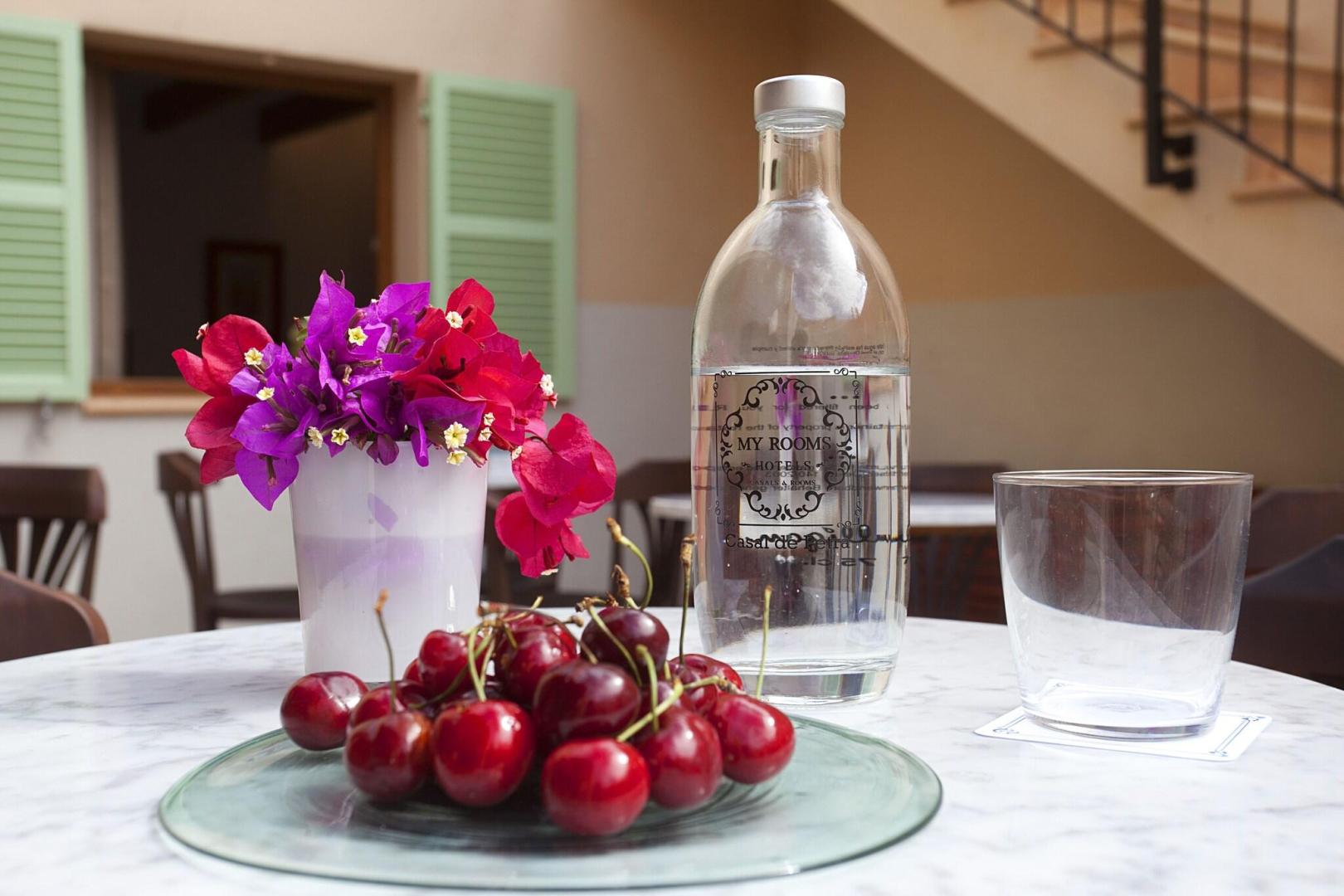 Bar met drankenselectie — Casal de Petra