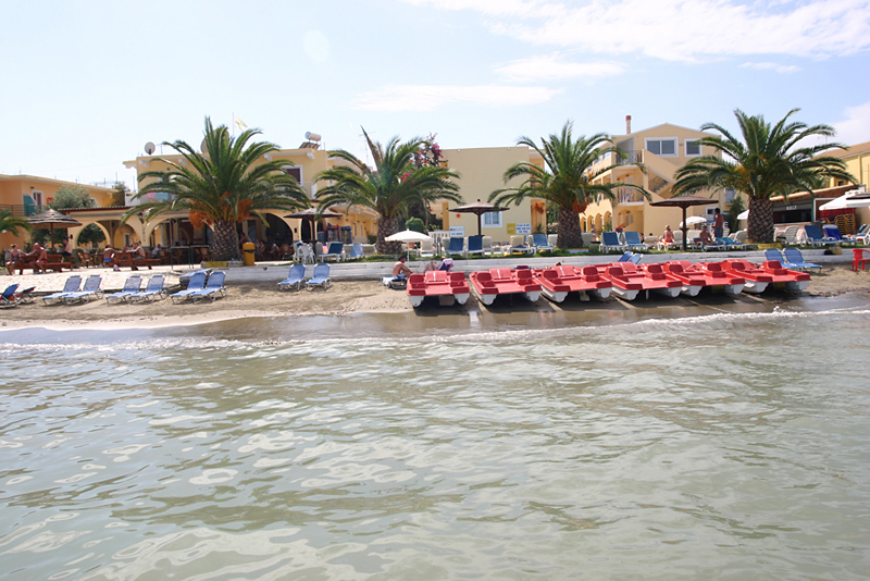 Lemon Grove Beach Hotel image 2