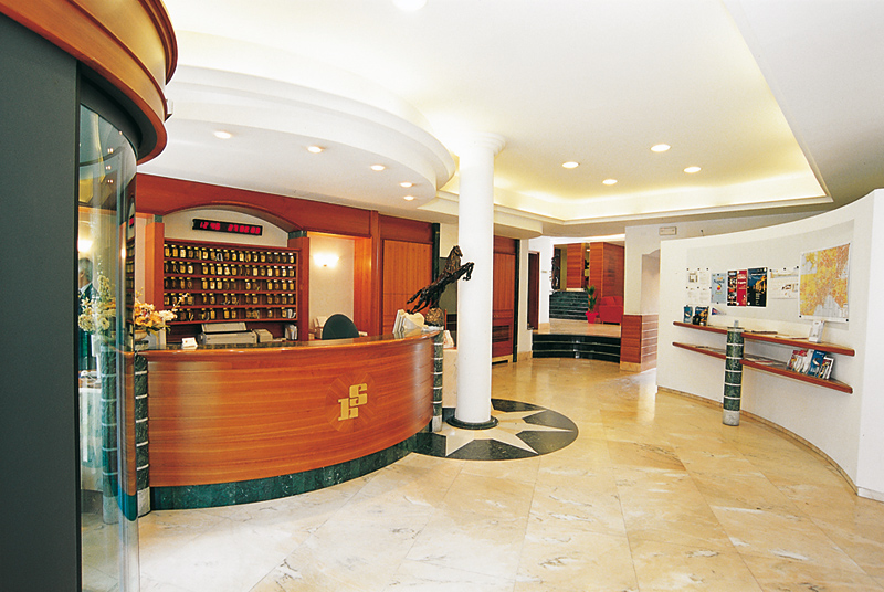 LHP Napoli Palace & SPA image 3