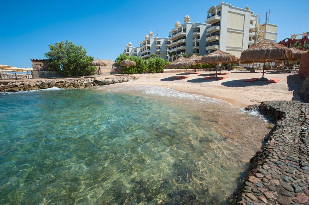 Sun & Sea Hotel image 1