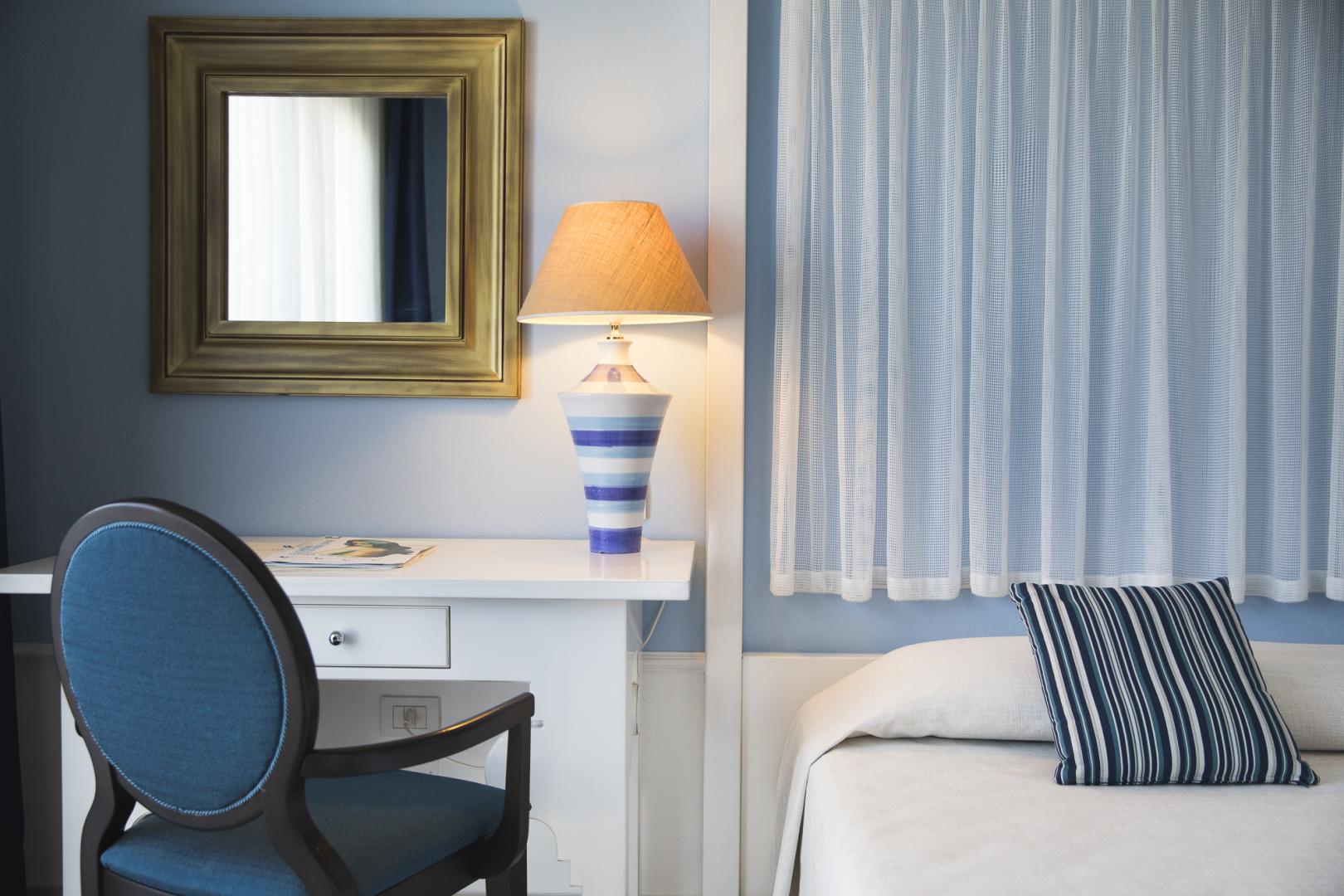 Suite met zithoek — Lu' Hotel Carloforte