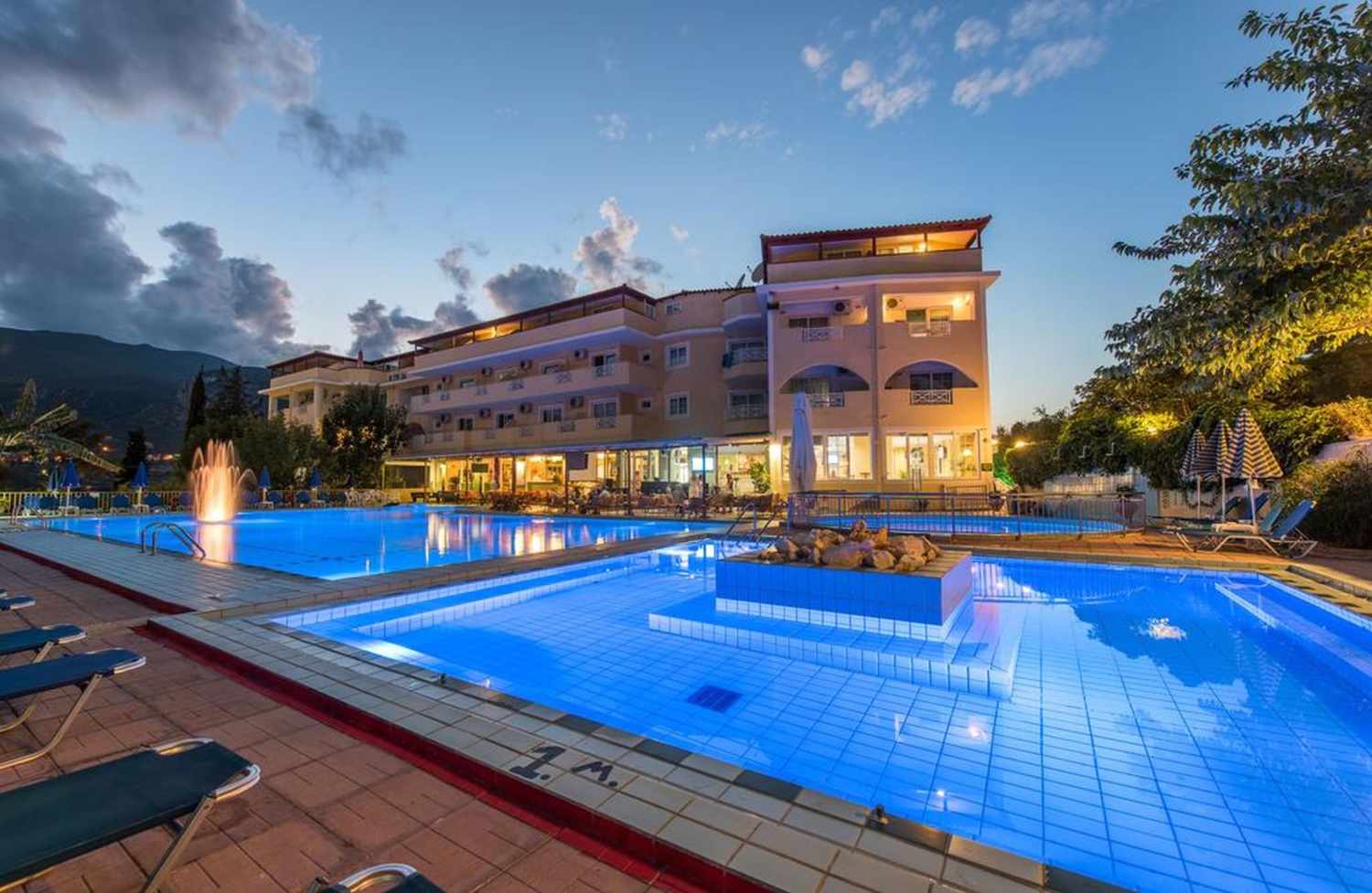 Koukounaria Hotel & Suites foto 7