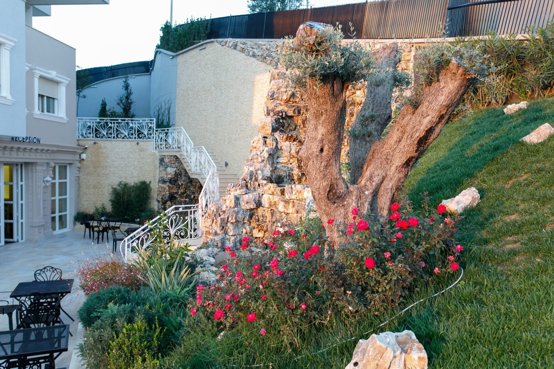 Elite Palace image 2