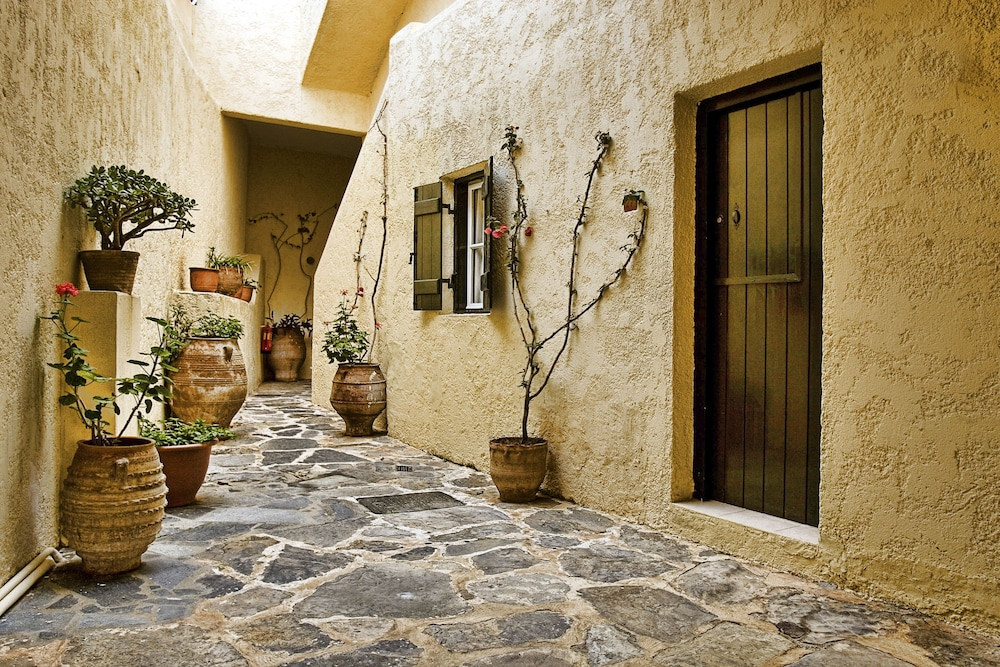 Binnenplaats — Sundance Apartments & Suites