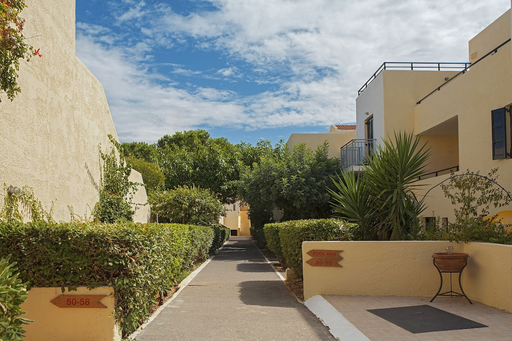 Binnenplaats — Sundance Apartments & Suites