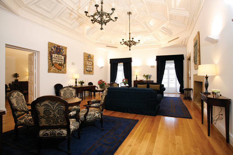 Palacio dos Melos image 1