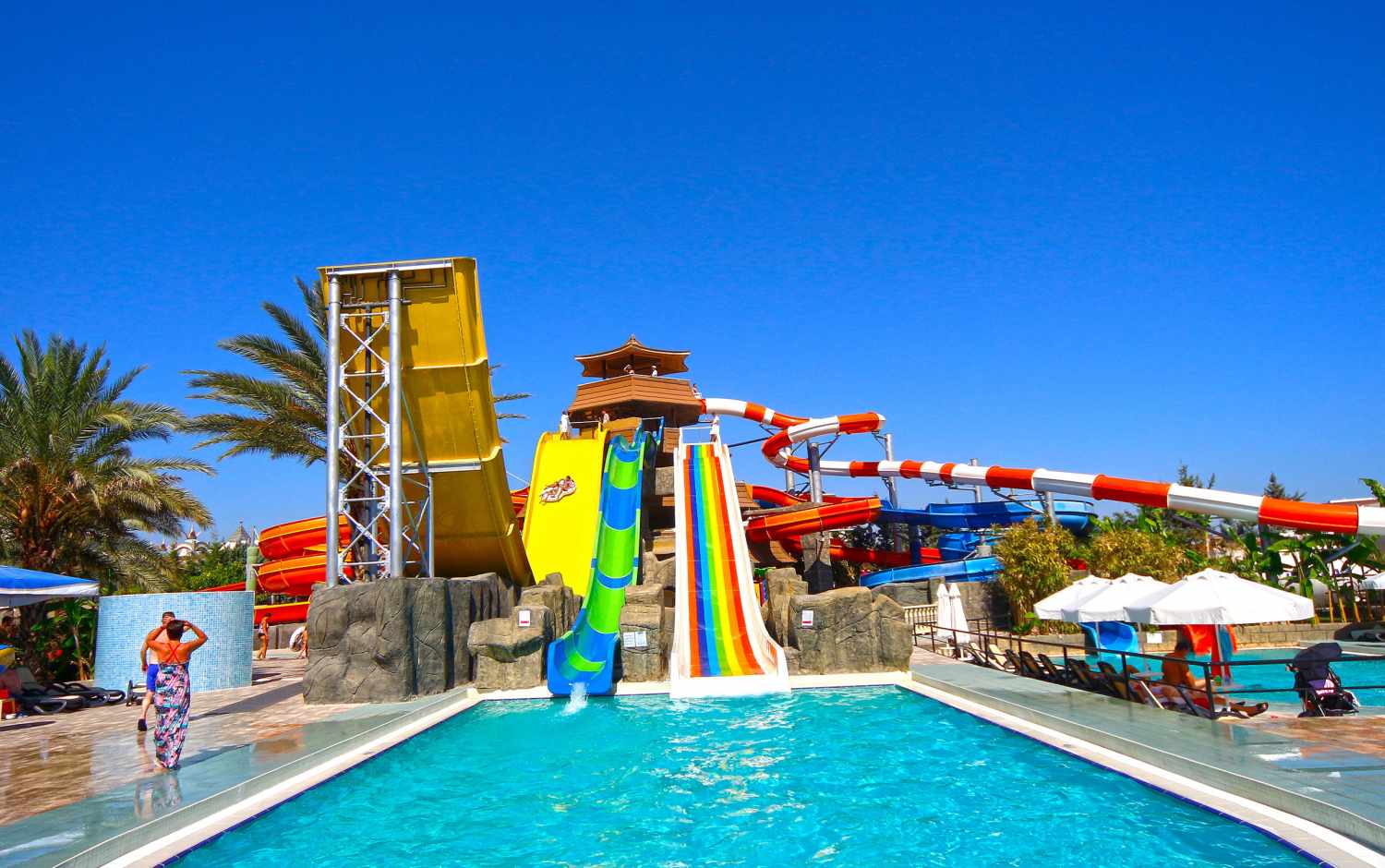 Royal Dragon Hotel image 2