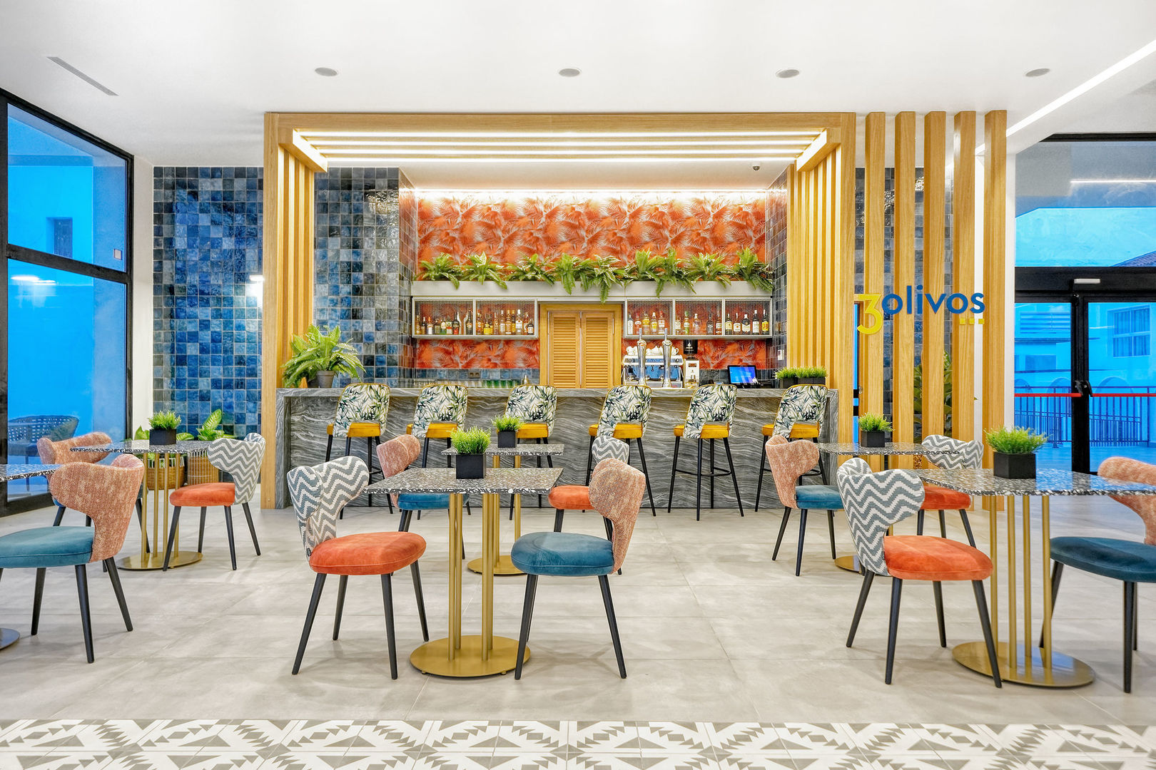 Broncemar Beach Suites Hotel image 3