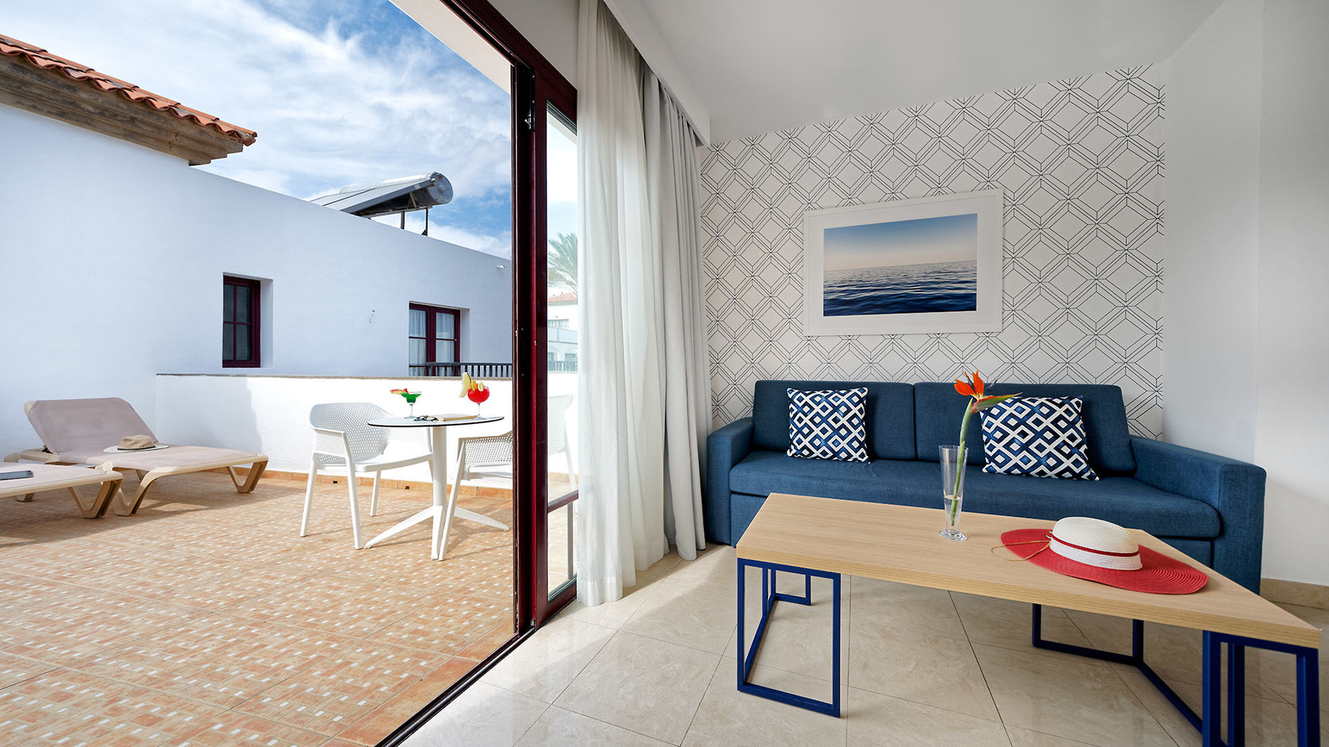 Broncemar Beach Suites Hotel image 3