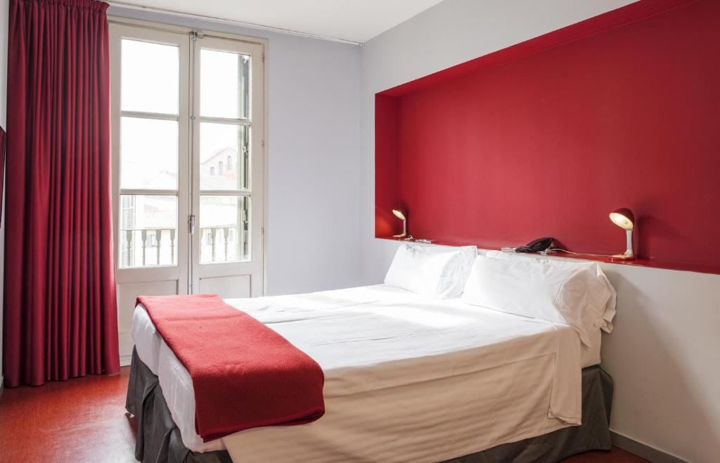 Ciutat Vella Hotel image 1