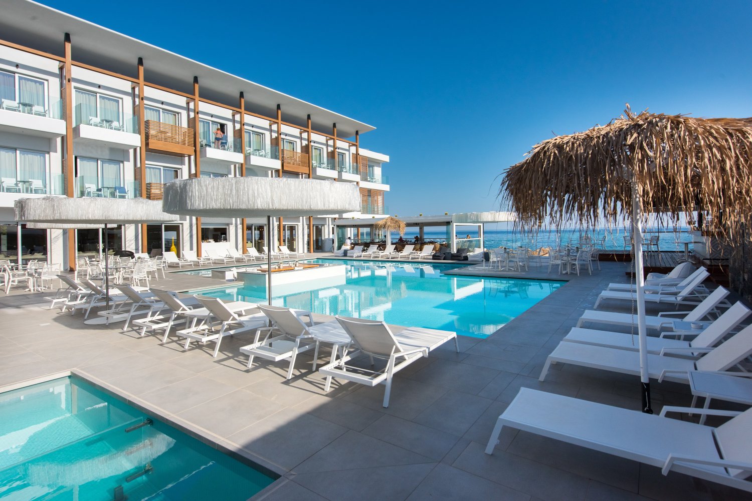 Enorme Ammos Beach image 1