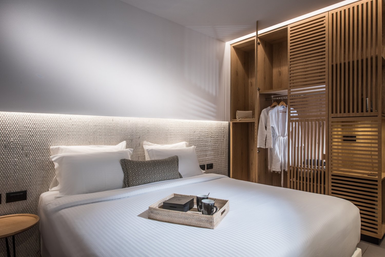 Enorme Ammos Beach image 1