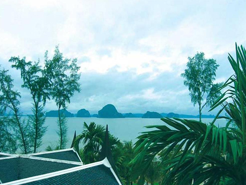 Amari Vogue Resort image 2