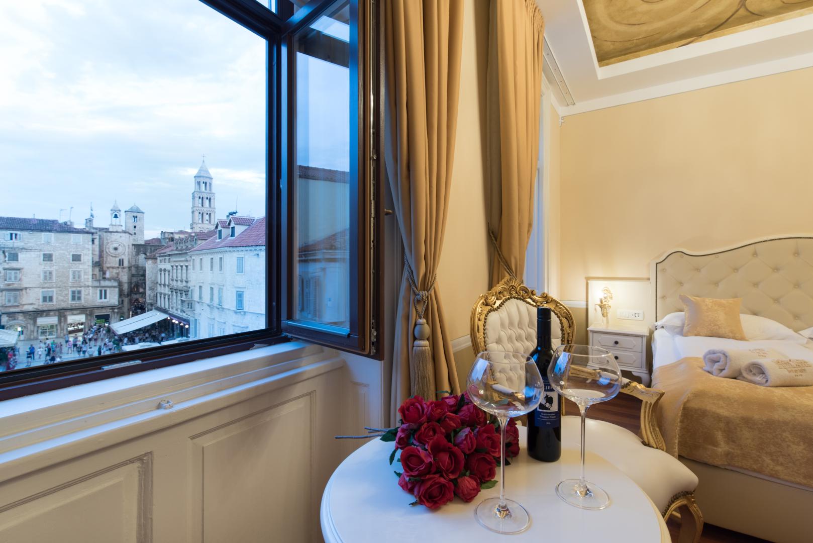 Kamer met balkon — Central Square Heritage Hotel