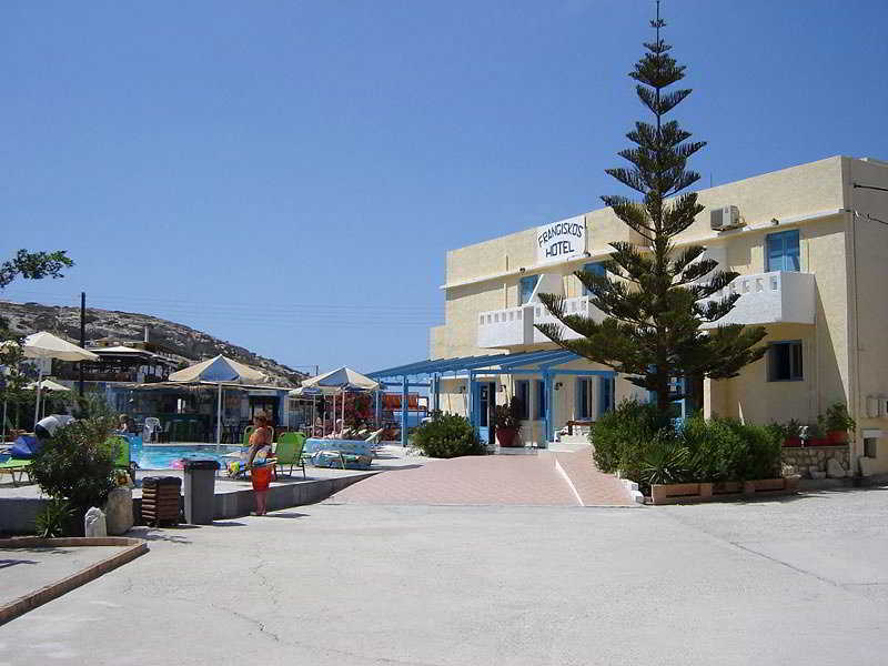 Mediterraans hotelgebouw — Hotel Fragiskos